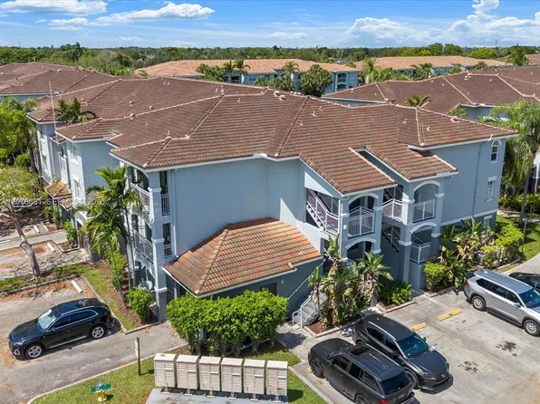155 NW 96th Ter #303, Hollywood, FL 33024