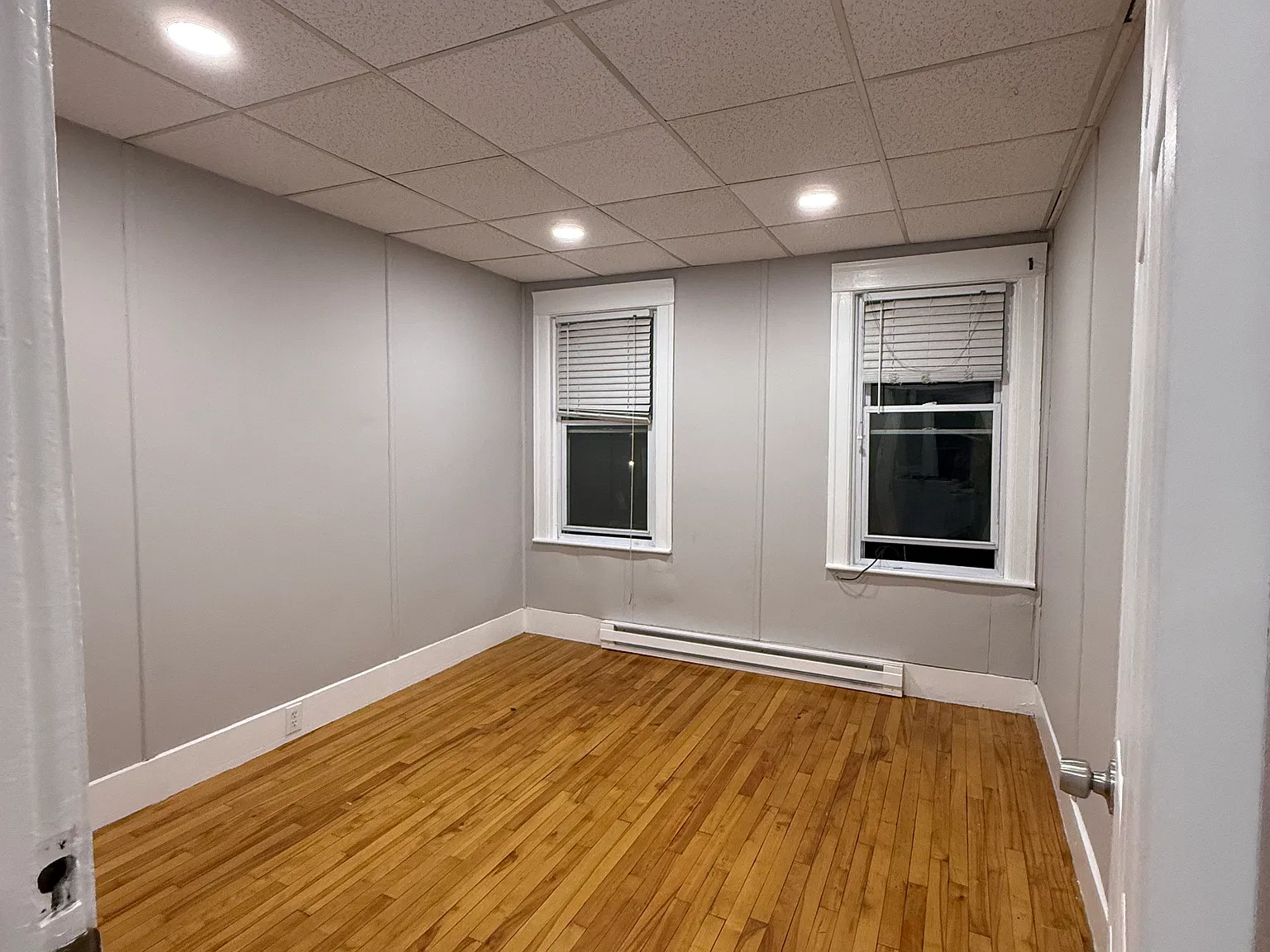 3 bed, 1337 sqft, $2,350 — Photo 2