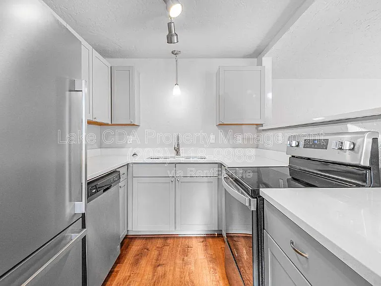1419 E Stiner Ave #1419 — Photo 5