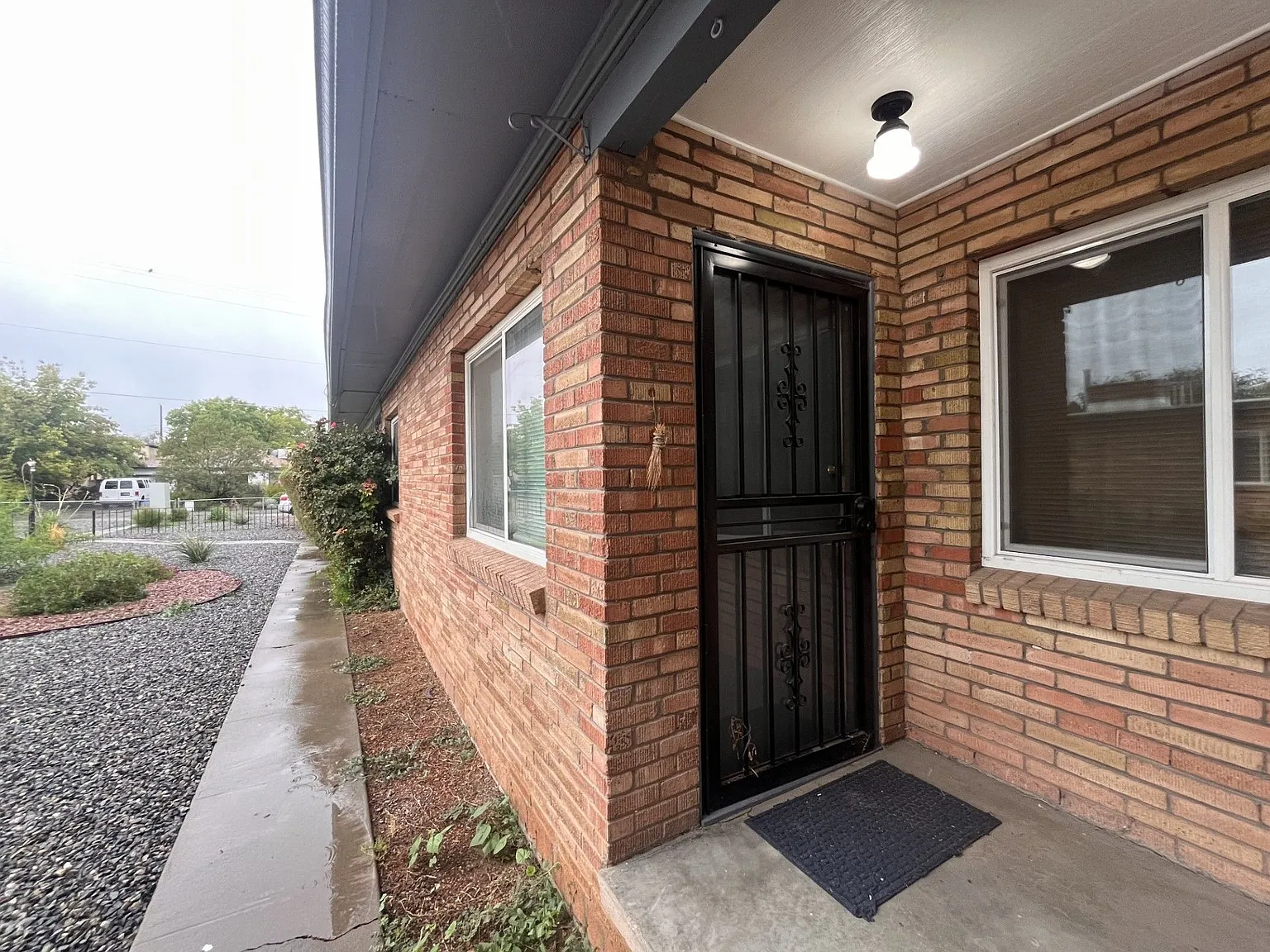 Charming Nob Hill 1BD and 2BD Available — Photo 2