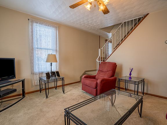 3rd image of 218 Ridgewood Rd #218