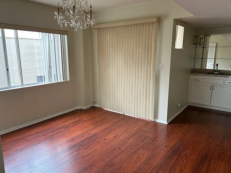1932 Pelham Ave #301 — Photo 8