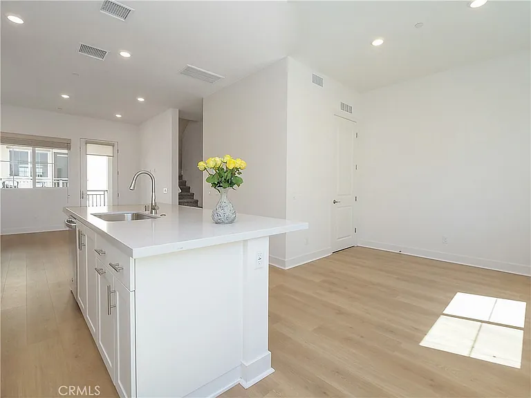 1645 W Hornet Dr — Photo 9