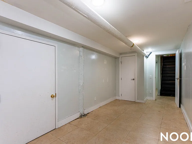 86 Menahan St #1R — Photo 19