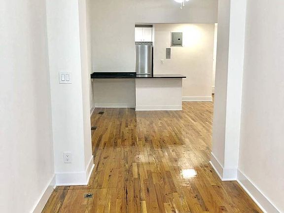 4th image of 69 W 68th St Ofc 1