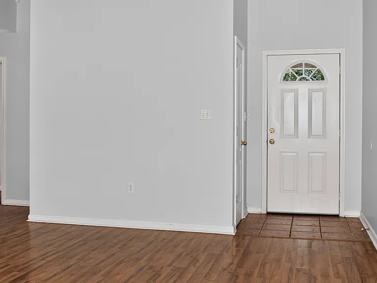 2205 Landover Trl — Photo 4