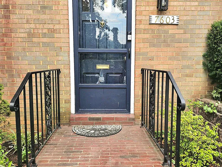 7603 Tiverton Dr #7603 — Photo 5