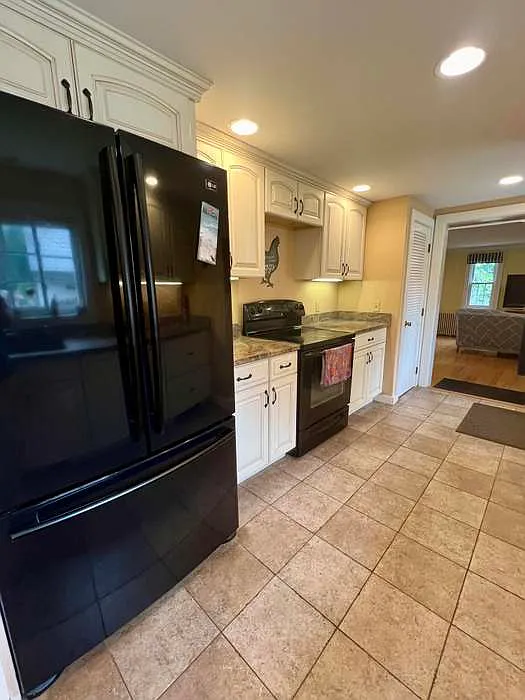 3 bed, 2913 sqft, $3,200 — Photo 3