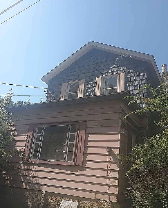 1st image of 10 Clearfield St
