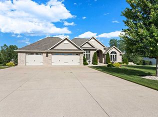 2968 Seafarer Way, Suamico, WI 54173