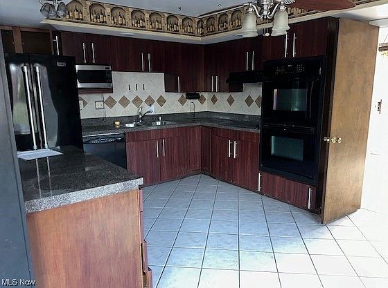 5th image of 66446 S Greenbrier Dr