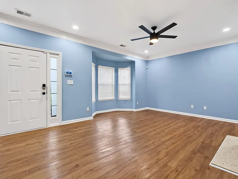 5495 Hampton Ct — Photo 14