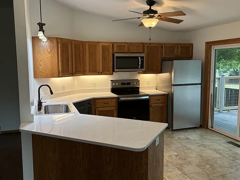 925 Sky Ridge Dr — Photo 7