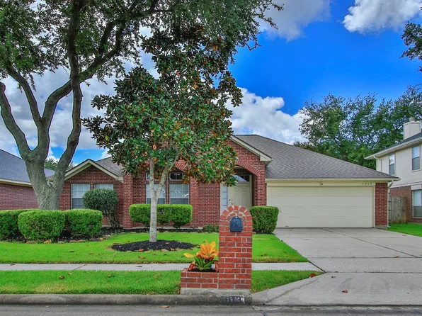 5013 Parkcrest Dr, La Porte, TX 77571