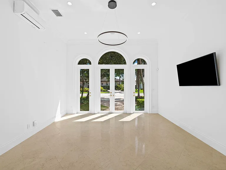 861 Nafa Dr — Photo 21