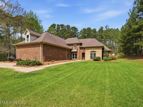 206 Pioneer Hill Dr, Carthage, MS 39051