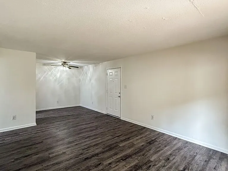 Brynn Marr Village — Photo 17
