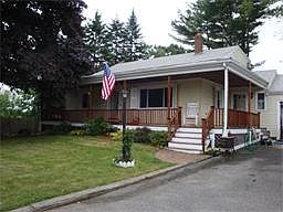 9-room Cape w/ garage