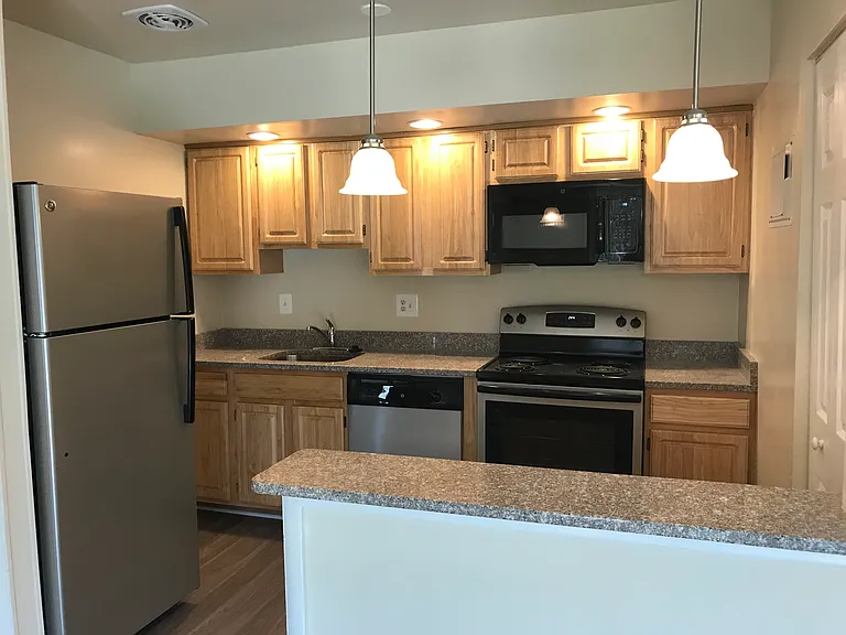 Skyview Apartments — Photo 19