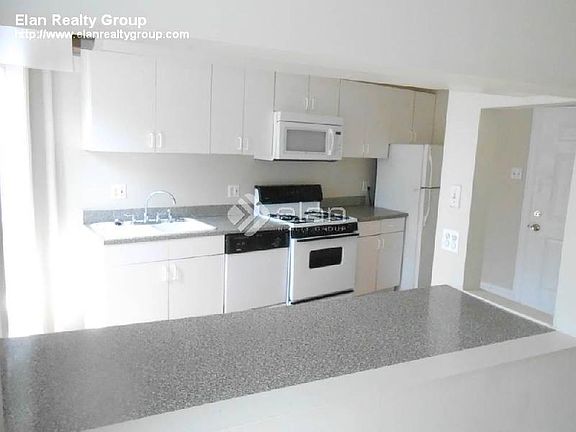 2nd image of 1227 W Jarvis #2