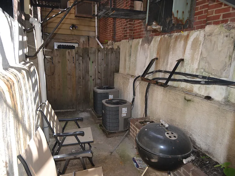 1012 Clinton St #1F — Photo 25
