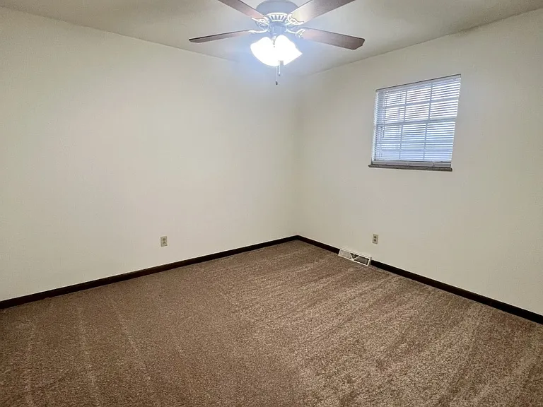 418 Washington St #1 — Photo 9