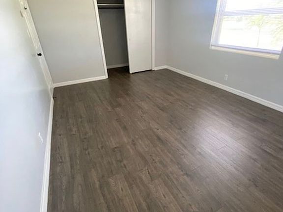 4th image of 35 W 11th St