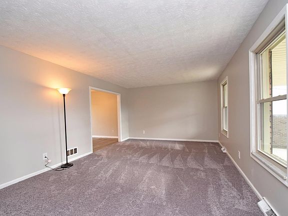 4th image of 10617 Bradbury Dr
