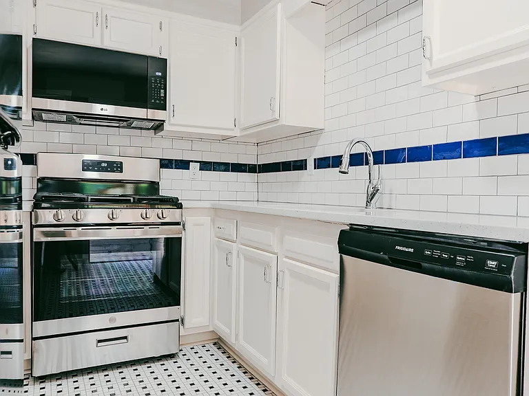 2209 Main St #3 — Photo 7