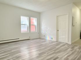 581 Pierre Ave