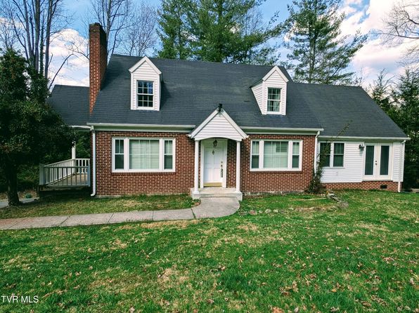 177 Happy Valley Dr, Clintwood, VA 24228