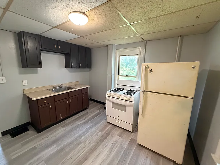 322 Shuart Ave #1 — Photo 7