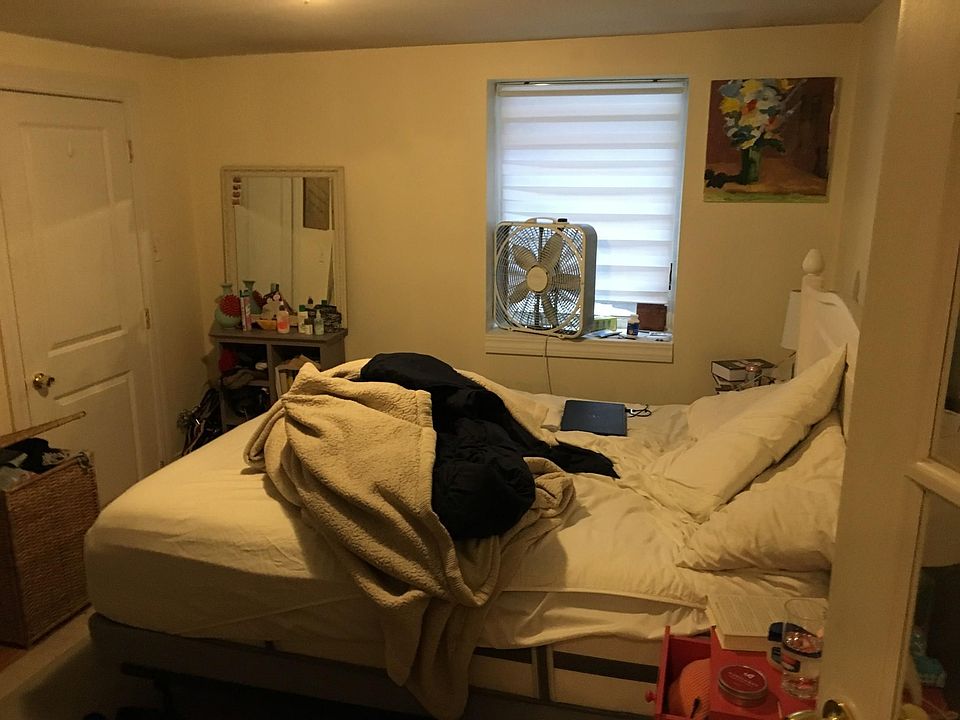 2nd image of 35 Cooper St #B