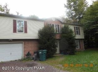 5021 Woodside Dr, Tobyhanna, PA