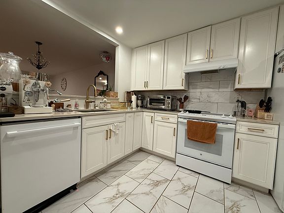 4th image of 1347 Templeton Pl