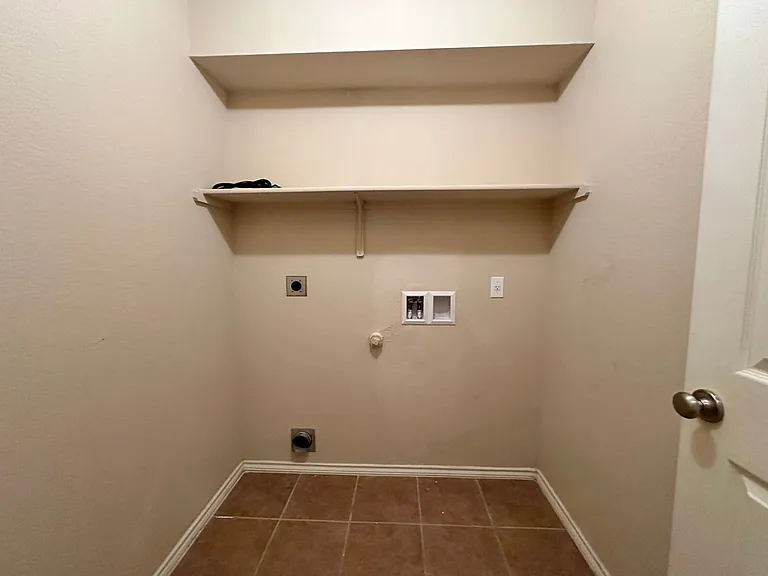 6806 Modesto Rd — Photo 31
