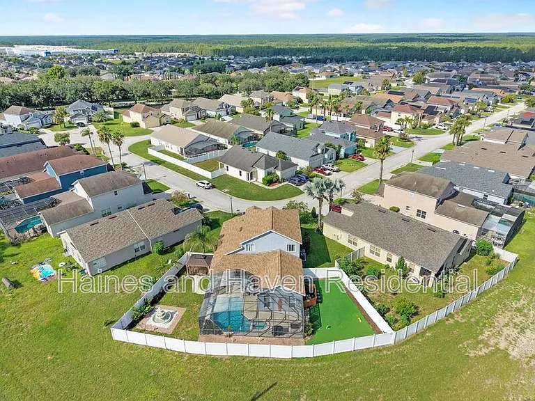 403 Corvina Dr — Photo 2