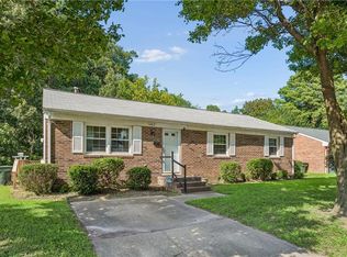 1407 Adams Cir, Hampton, VA 23663