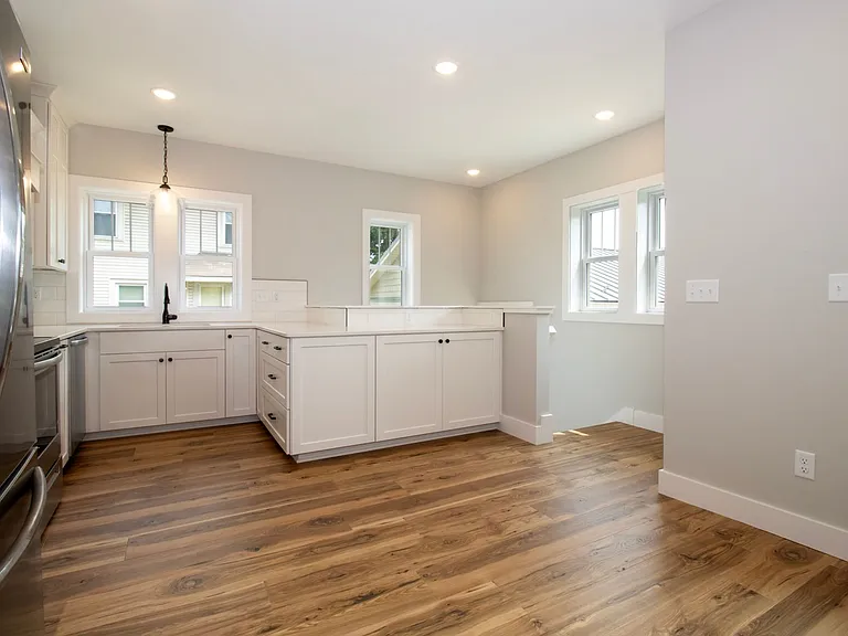105 E Paradise St — Photo 14