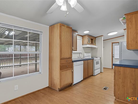 5th image of 350 Parkcreek Dr