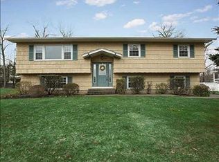 190 Rutgers Rd W, Orangeburg, NY 10962