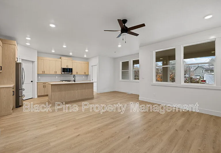 4642 N Maple Grove Rd — Photo 8
