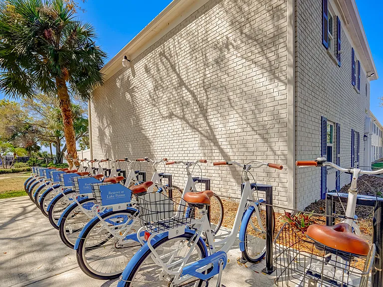Reserve at Lake Pointe Apartments and Townhomes — Photo 16