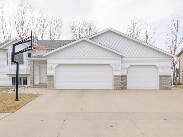 920 Westwynd Dr, West Fargo, ND 58078