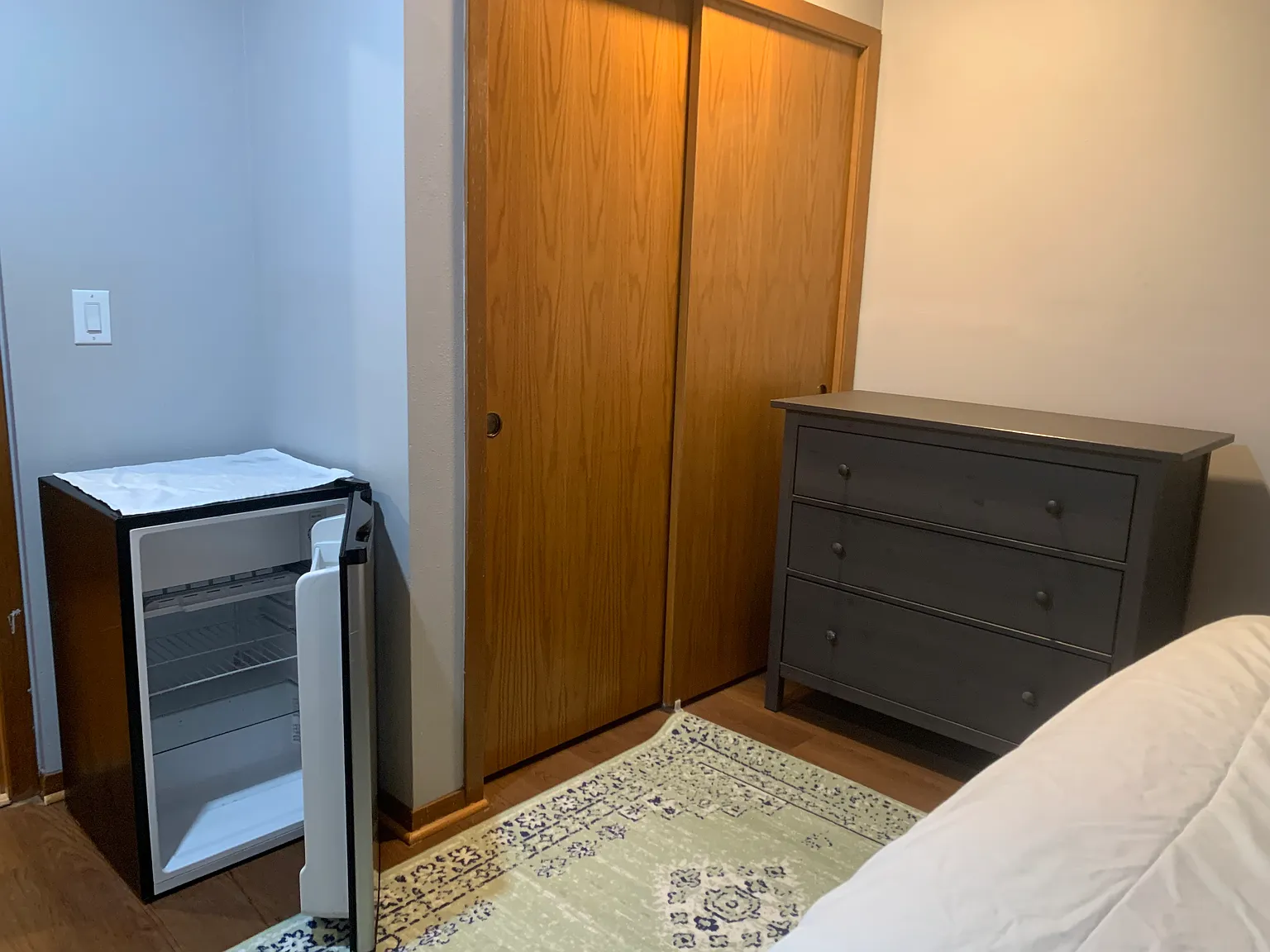 4 bed, 2400 sqft, $1,400 — Photo 4