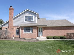2124 Clover Ln, Woodridge, IL 60517