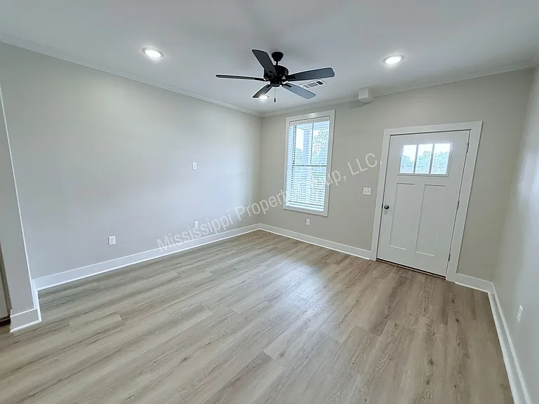 Savannah Flats — Photo 21