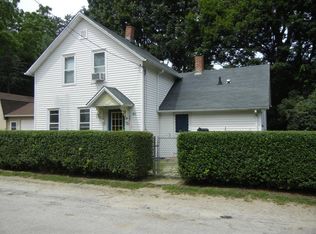 25 Independence Ln, Peace Dale, RI 02879