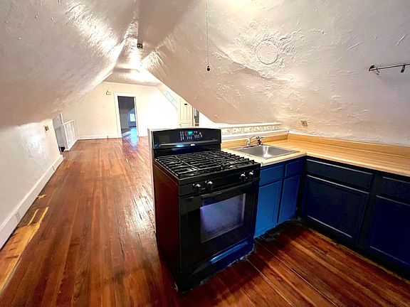 3rd image of 4235 Hamilton Ave APT 3
