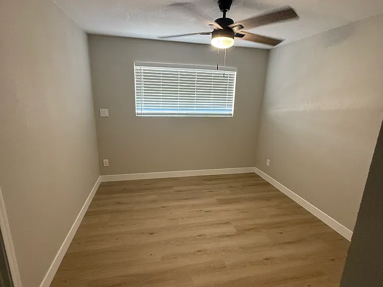1213 E Cordova Ave — Photo 6